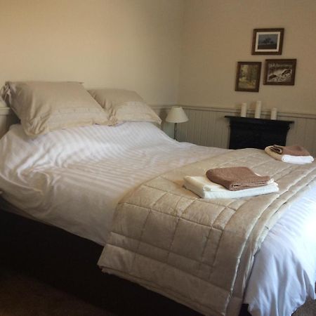 Crown And Anchor Bed and Breakfast Dundrennan Exteriör bild