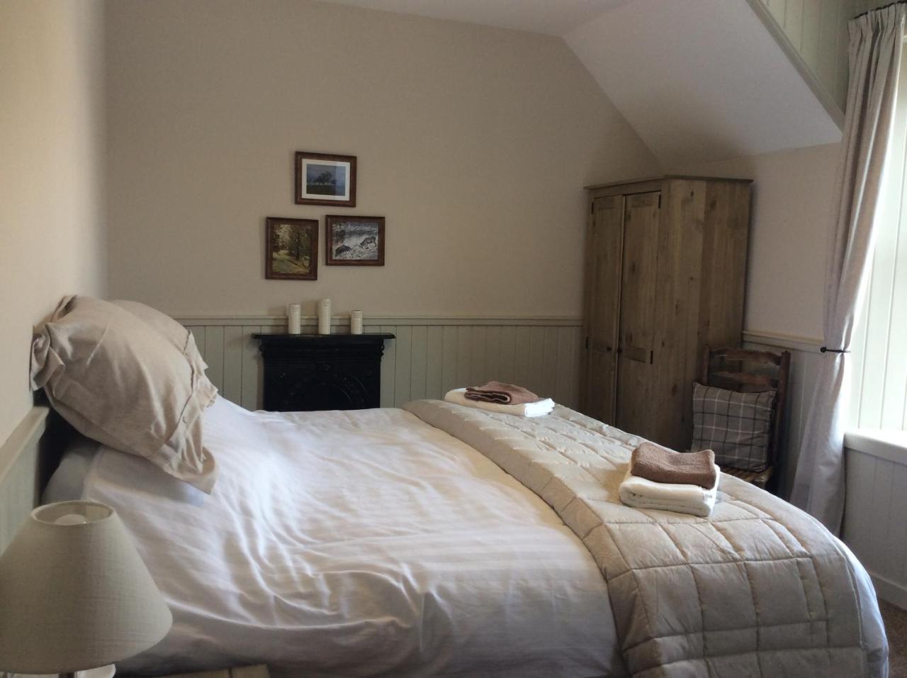 Crown And Anchor Bed and Breakfast Dundrennan Exteriör bild