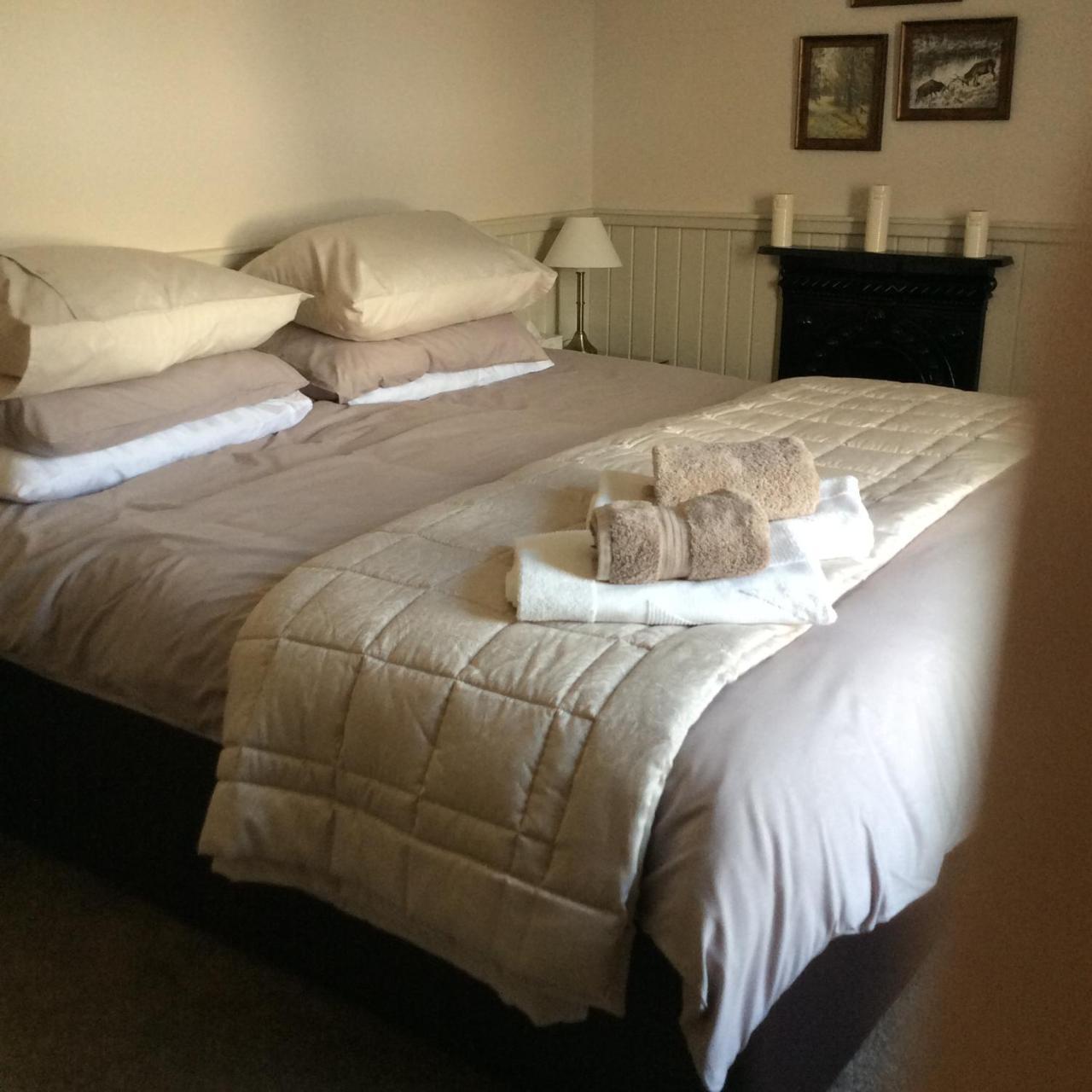 Crown And Anchor Bed and Breakfast Dundrennan Exteriör bild