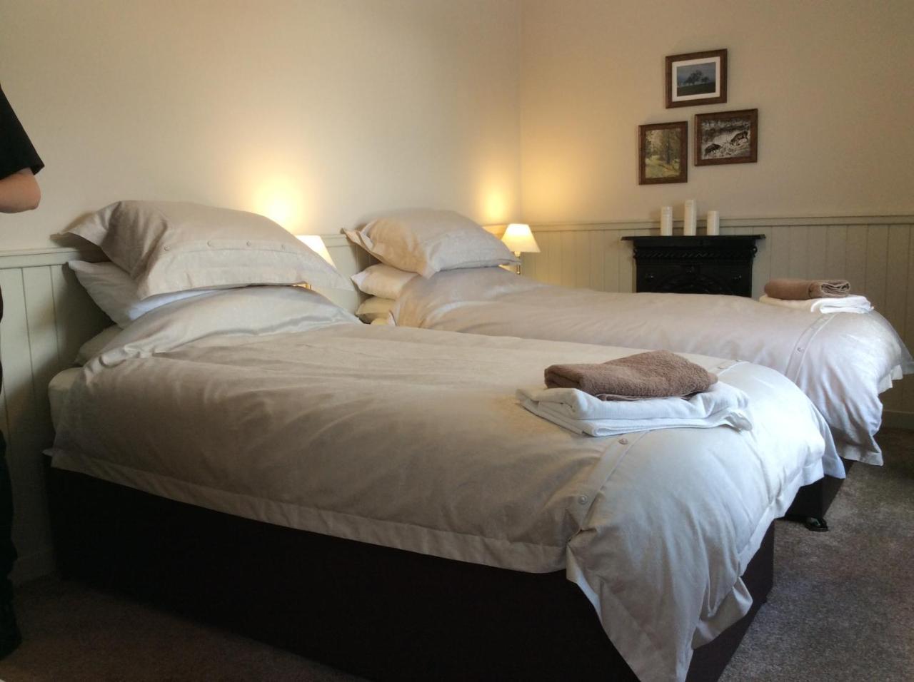Crown And Anchor Bed and Breakfast Dundrennan Exteriör bild